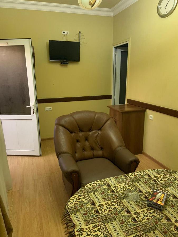 Tnak Hotel Jereván Kültér fotó