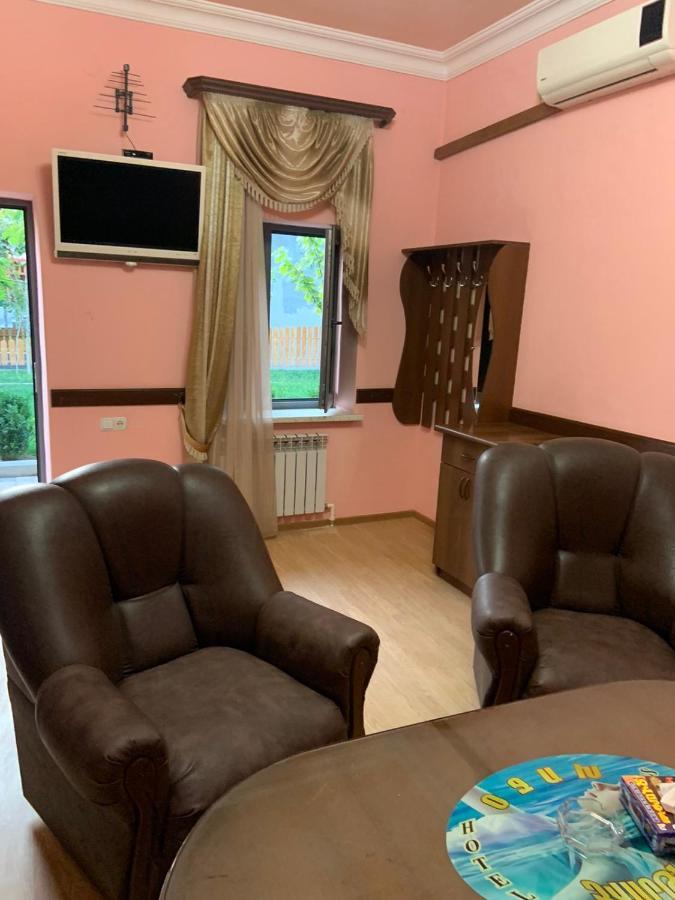Tnak Hotel Jereván Kültér fotó