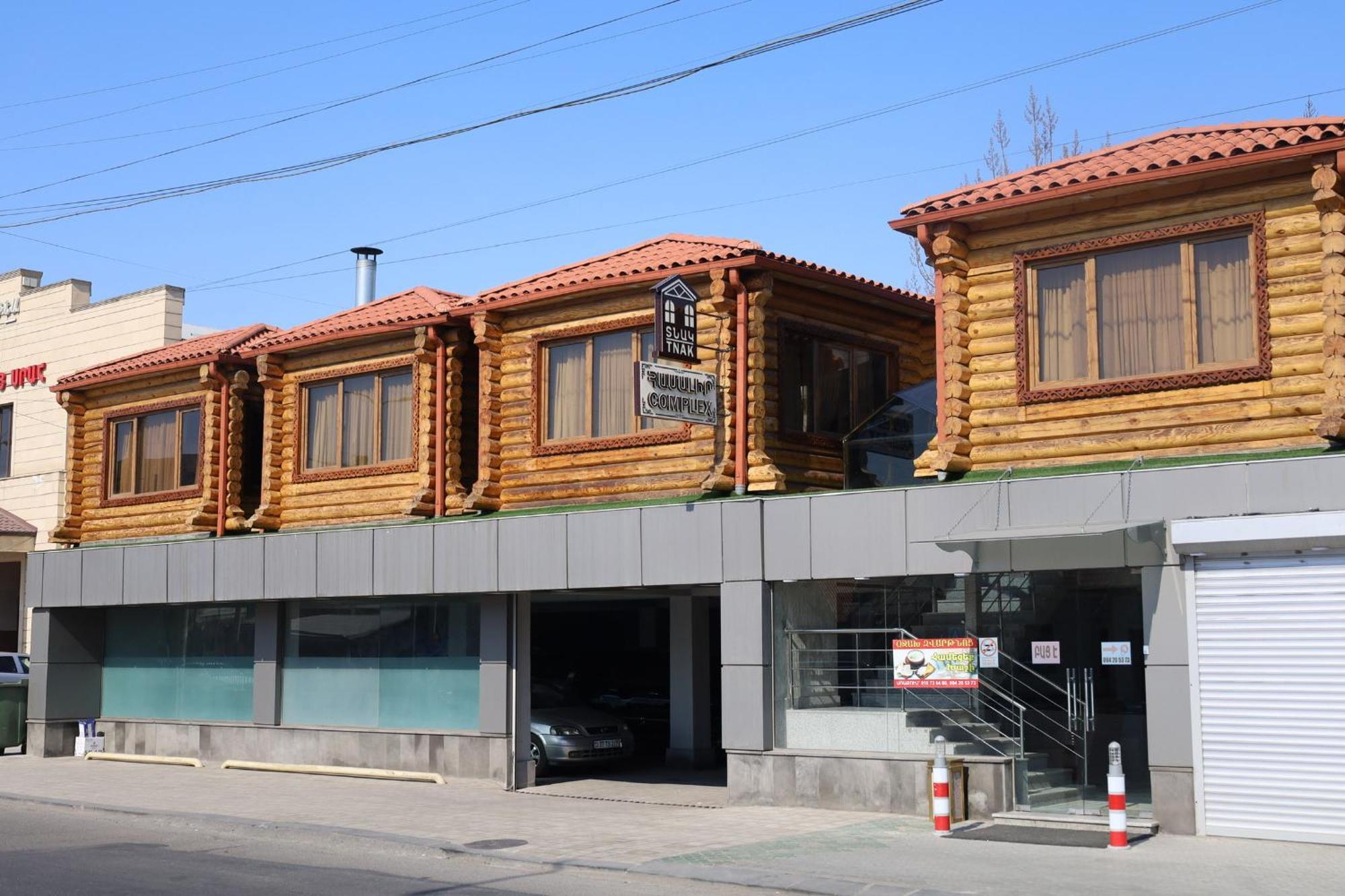 Tnak Hotel Jereván Kültér fotó