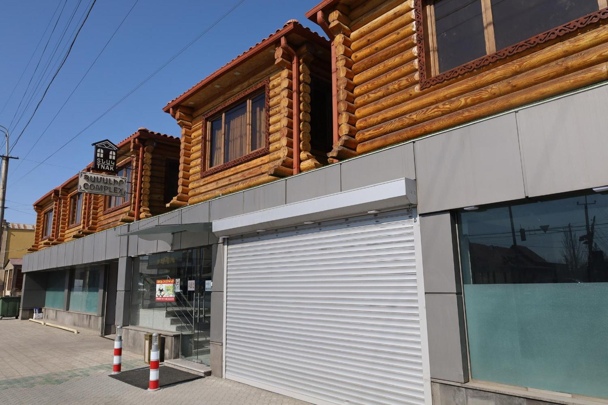 Tnak Hotel Jereván Kültér fotó